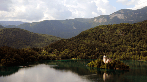 Lake-Bed,-Slovenia
