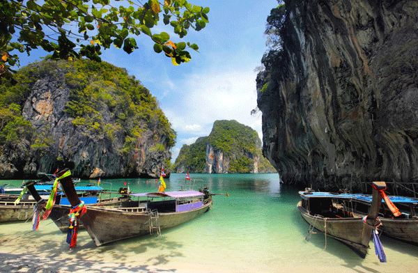 Long-Tailed-Boats-in-Thailand