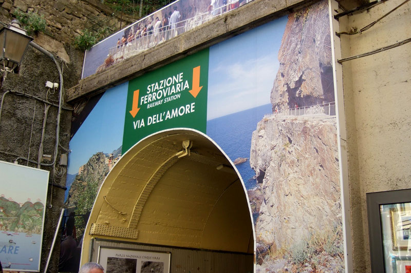 Entrance to via dell'Amore - Cinque Terre Italy