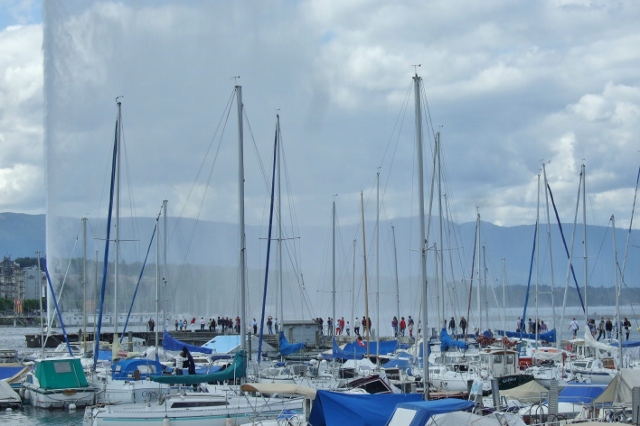 Geneva’s Most Famous Landmark – Jet d’Eau Fountain , Switzerland